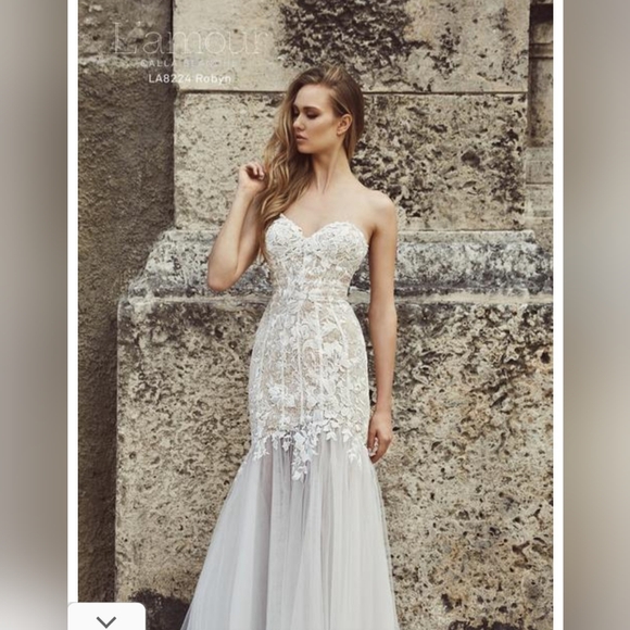 L'Amour Robyn Calla Blanche Wedding Dress - Picture 2 of 10